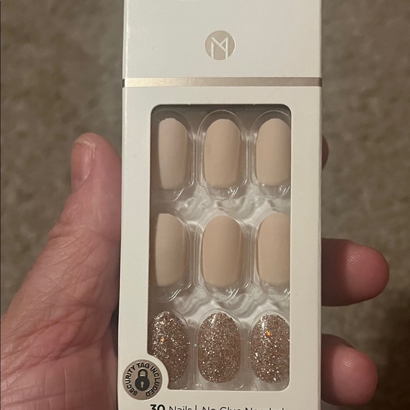 imPRESS Press-On Manicure Set - White, Burgundy & Nude with Gold Glitter Accents - Picture 9 of 10